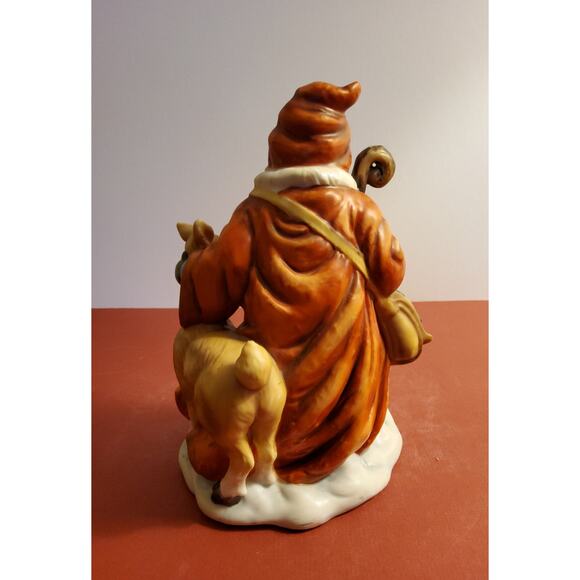Father Christmas hand painted figurine - Picture 2 of 3